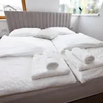 Riedwohnung 1- لوستيناو