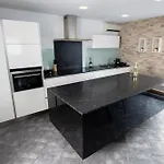 Riedwohnung 1- شقة *