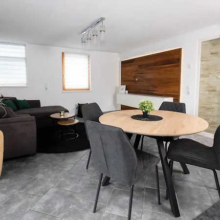 Riedwohnung 1- *