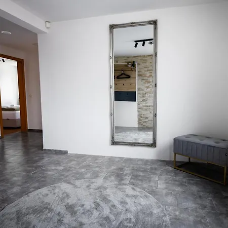 Riedwohnung 1- *